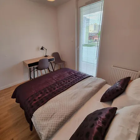 Topolowa - Winda -parking W Hali Garazowej