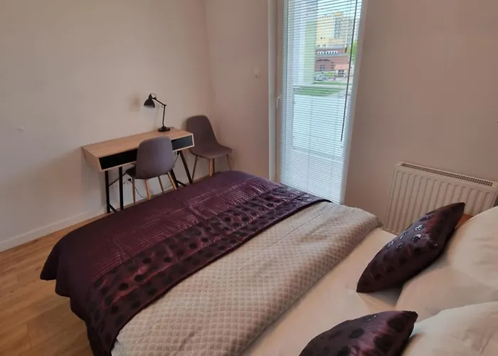 Topolowa - Winda -parking W Hali Garazowej