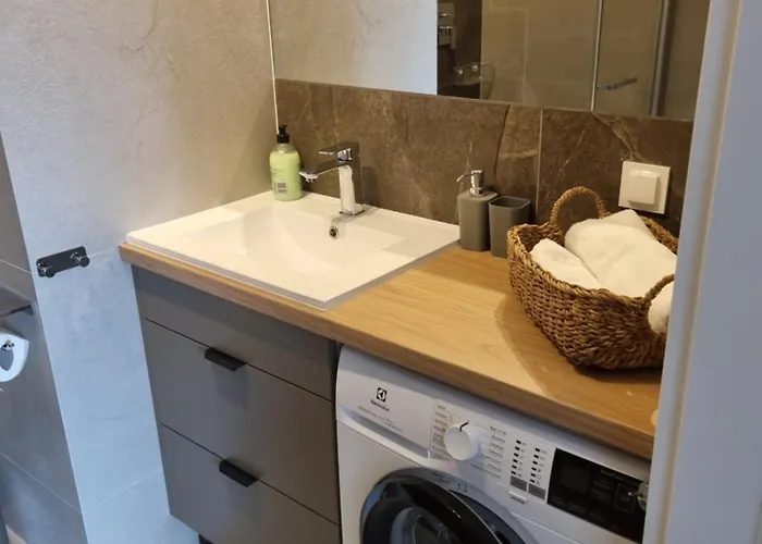 Topolowa - Winda -parking W Hali Garazowej Elblag